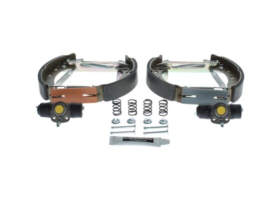 KIT SUPERPRO, zestaw szczek hamulcowych + cylinderek hamulca koła; zamontowany; z tyłu