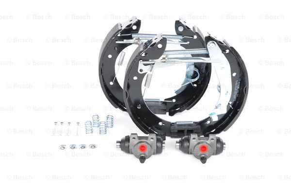 KIT SUPERPRO, zestaw szczek hamulcowych + cylinderek hamulca koła; zamontowany; z tyłu