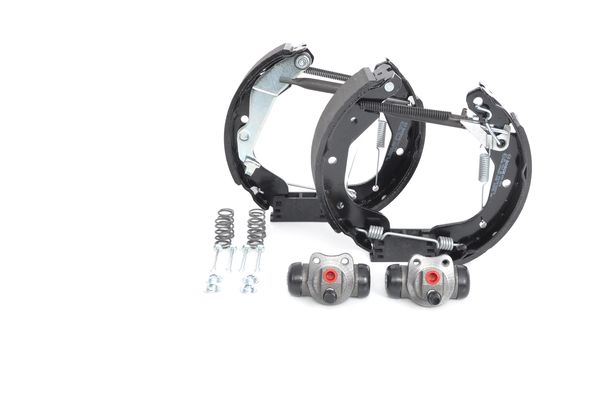 KIT SUPERPRO, zestaw szczek hamulcowych + cylinderek hamulca koła; zamontowany; z tyłu