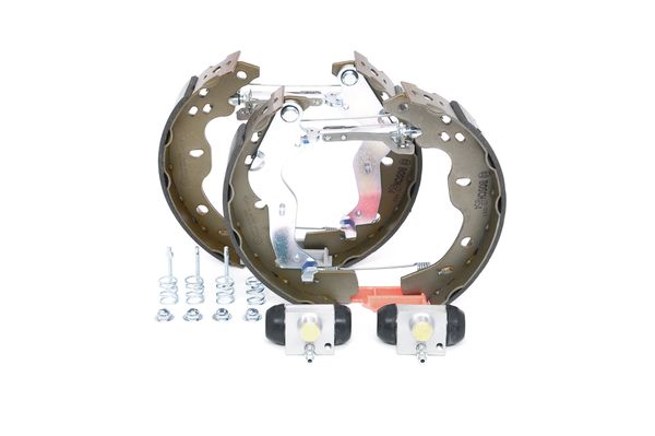 KIT SUPERPRO, zestaw szczek hamulcowych + cylinderek hamulca koła; zamontowany; z tyłu
